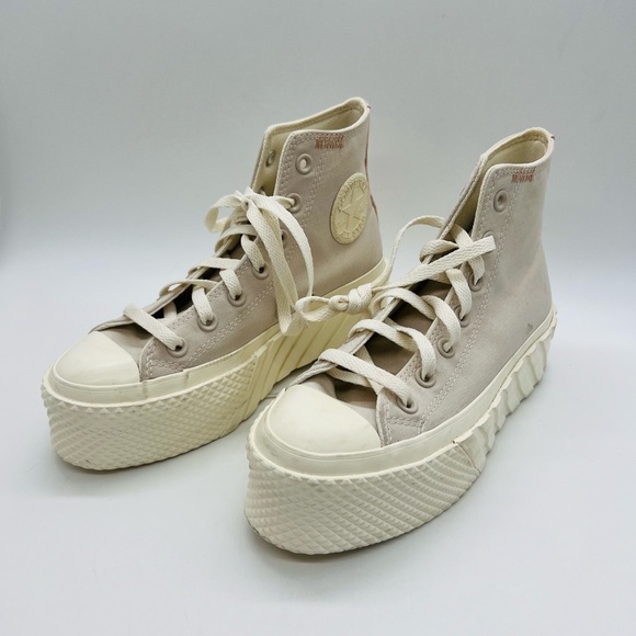 CONVERSE CHUCK TAYLOR WOMEN’S LUGGED HIGHTOP PLATFORM STAR LIFT SNEAKERS SZ 6.5 - Picture 1 of 15